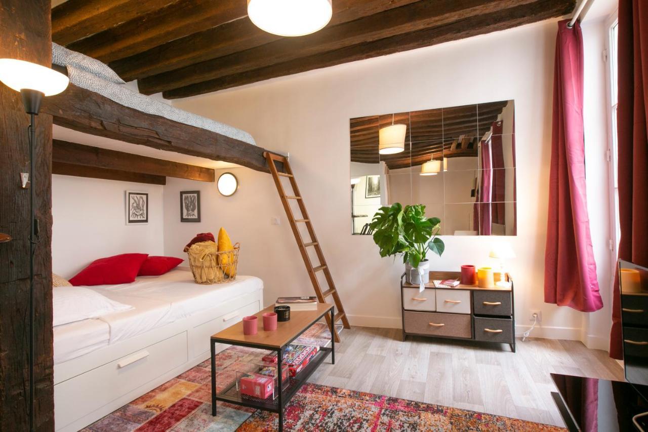 Authentic Apartment In Center Of Parisian Marais Екстер'єр фото