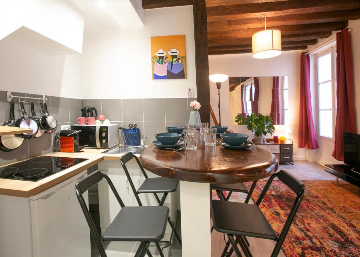Authentic Apartment In Center Of Parisian Marais Екстер'єр фото