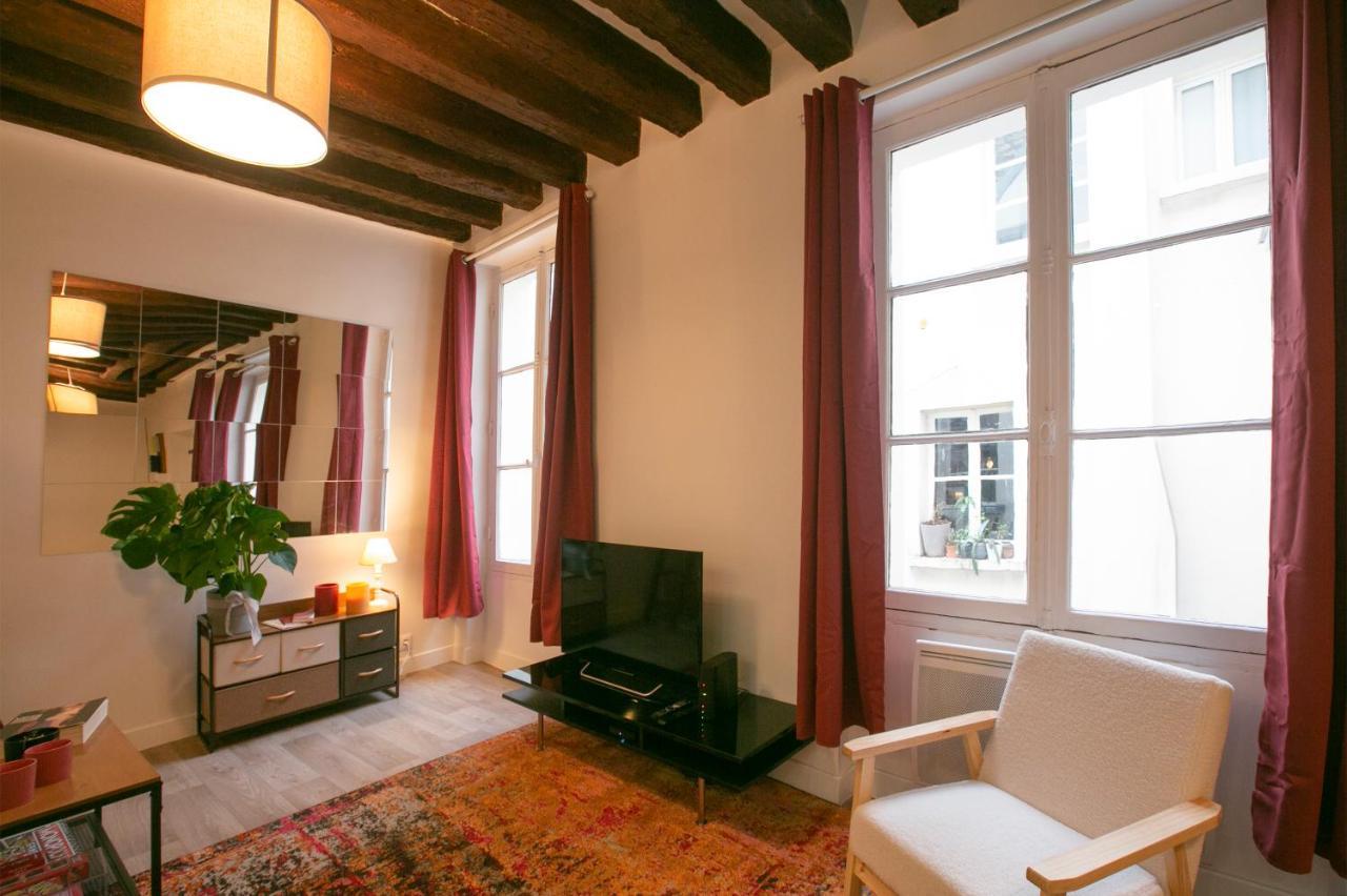 Authentic Apartment In Center Of Parisian Marais Екстер'єр фото